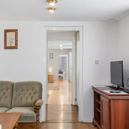 Apartman Old Town Home-5 By Interhome *