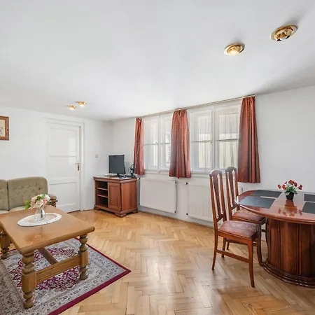 Apartman Old Town Home-5 By Interhome *